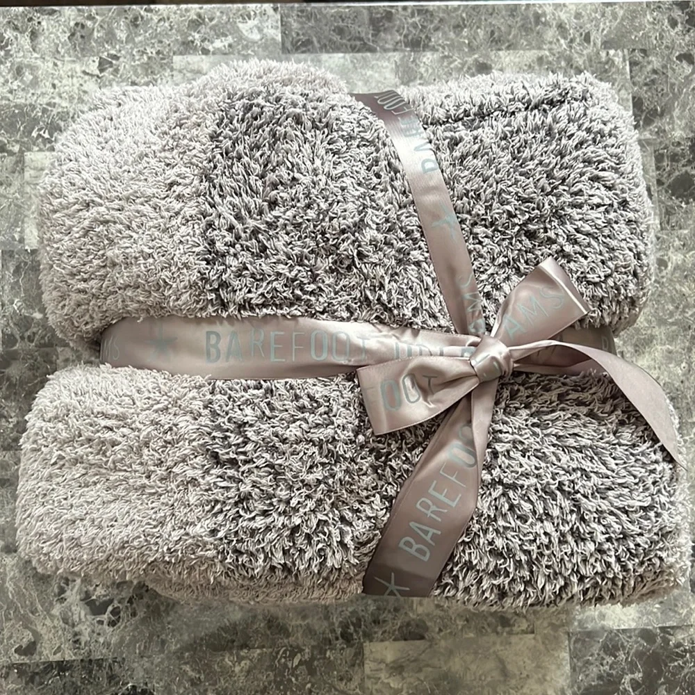 NWT Luxe Heathered Stripe Throw Blanket from BAREFOOT DREAMS